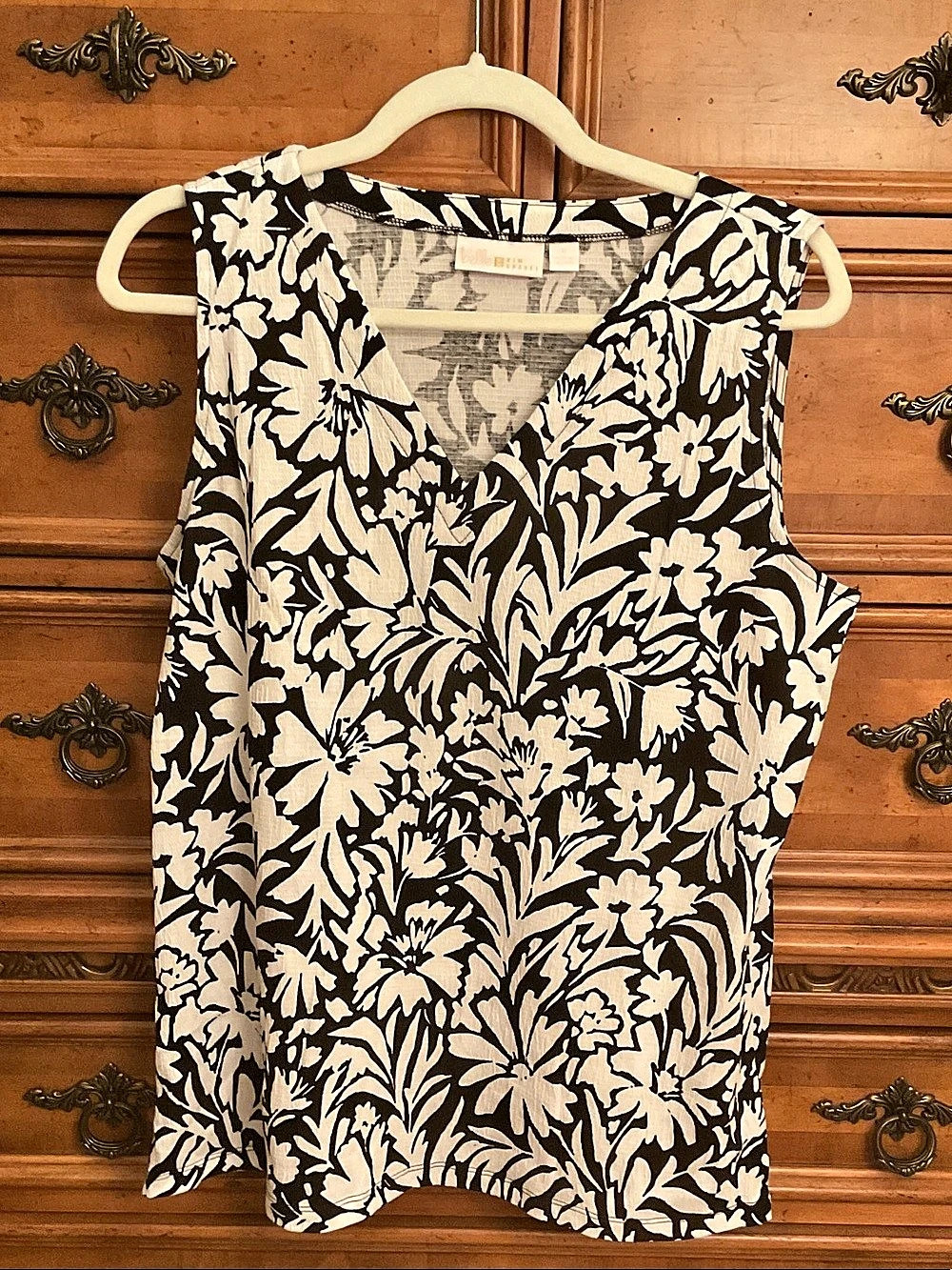 Packable Floral Tank Top in Black & White